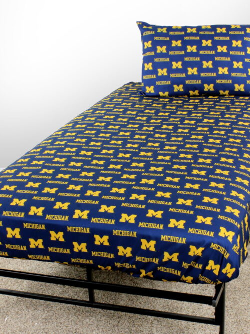 Michigan Wolverines 100% cotton, 4 piece sheet set - flat sheet, fitted sheet, 2 pillow cases, Queen, Team Colors