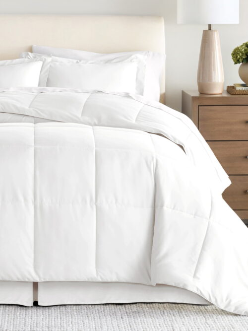 Noble Linens 8-Piece White Bed in a Bag Microfiber Bedding Set, Full