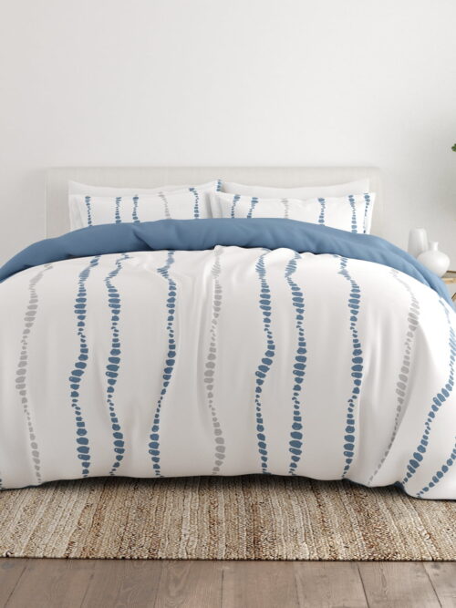 Noble Linens Blue Reversible Urban Vibe Print 3-Piece Duvet Cover Set, Full/Queen