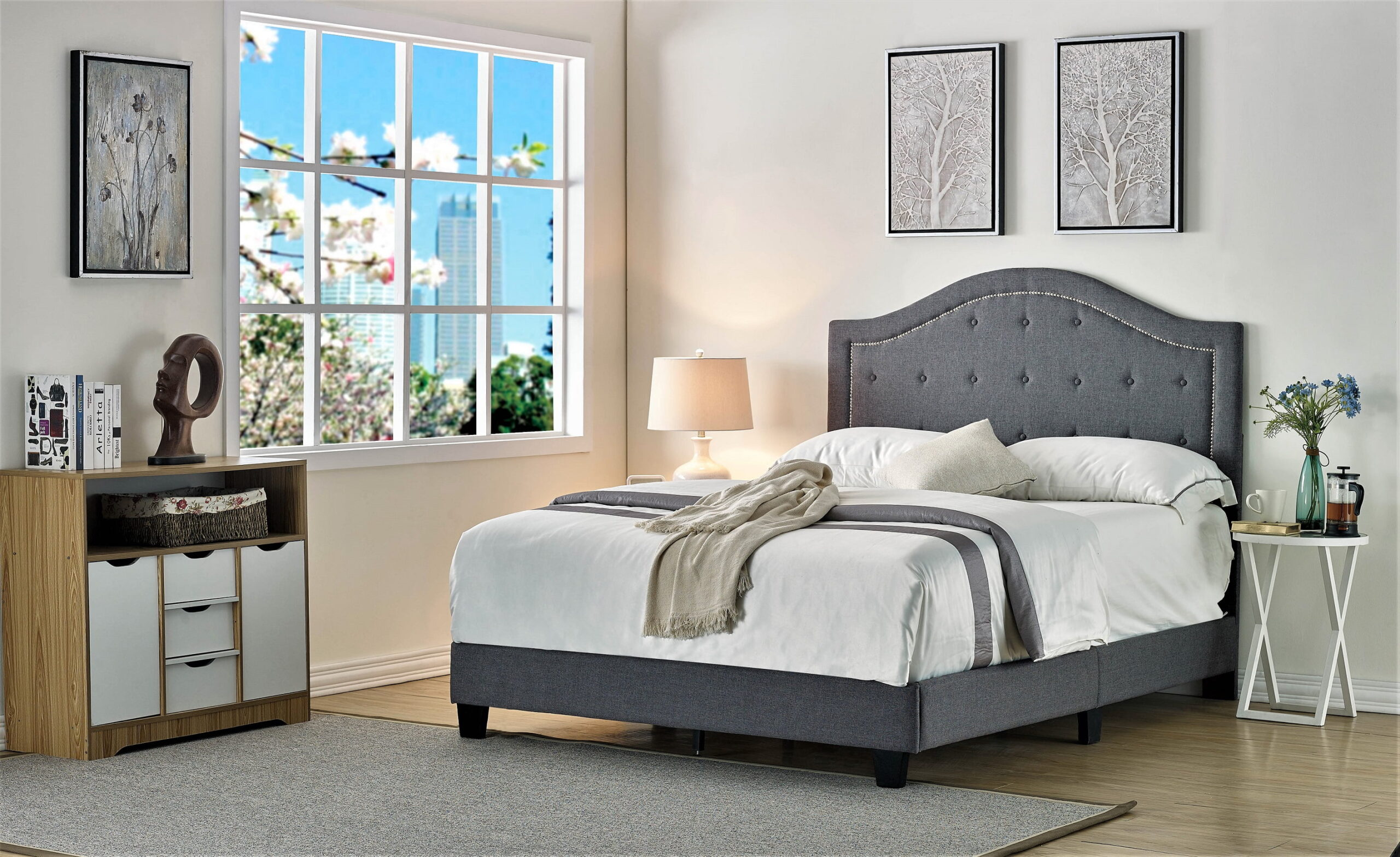 Uspridefurniture Skipworth Upholstered Panel Linen Queen Bed