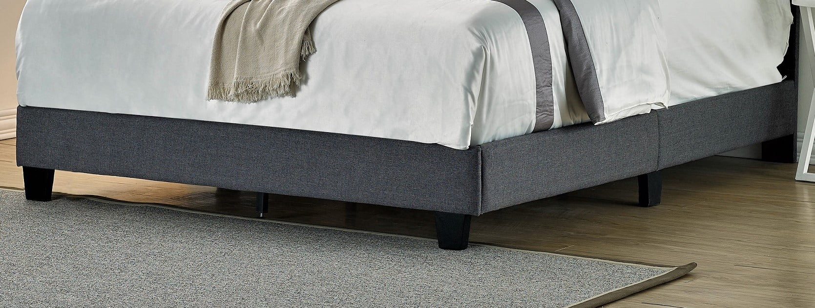 Uspridefurniture Skipworth Upholstered Panel Linen Queen Bed - Image 5