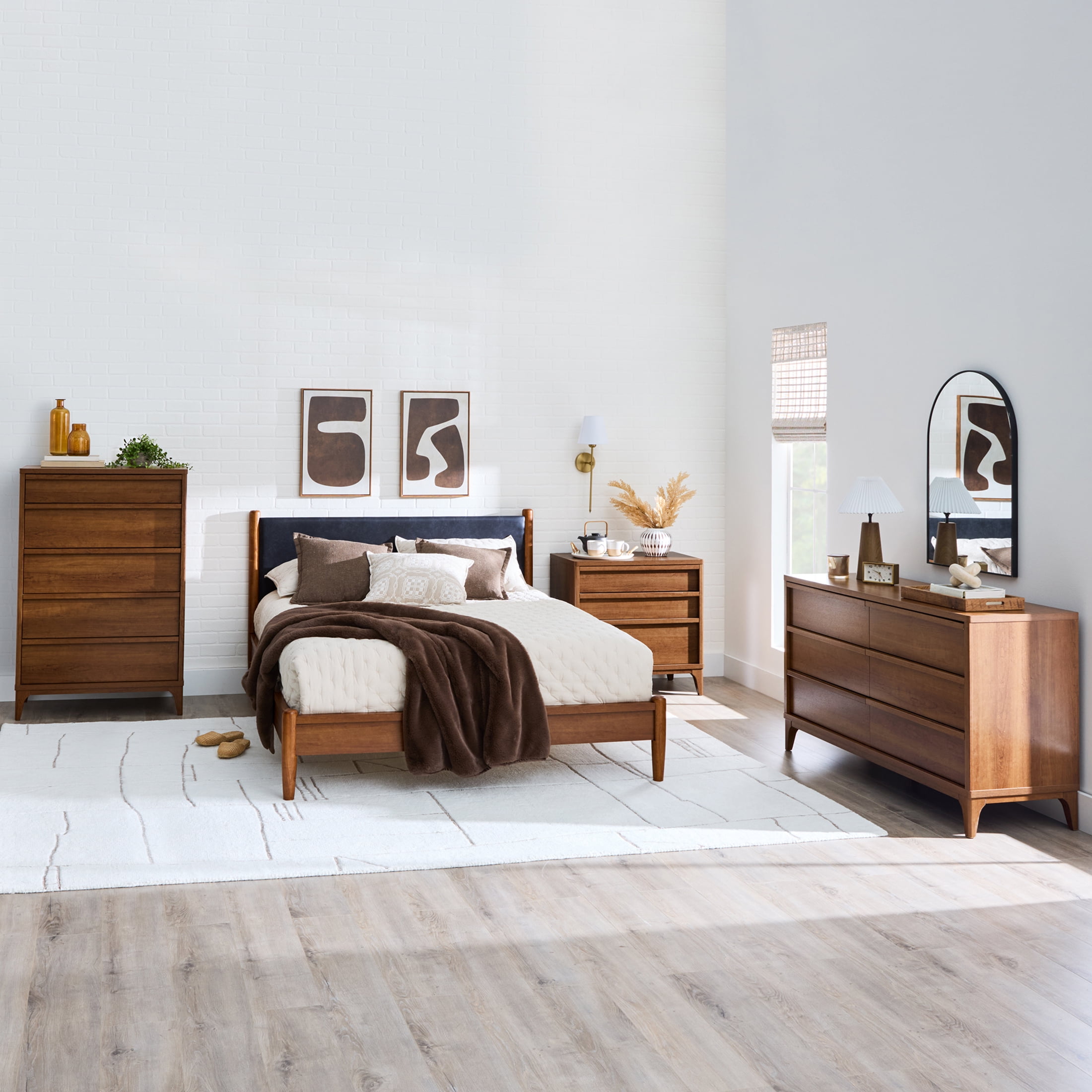 Better Homes & Gardens Greyson Queen Platform Bed, Black Faux Leather and Acorn Finish - Image 7